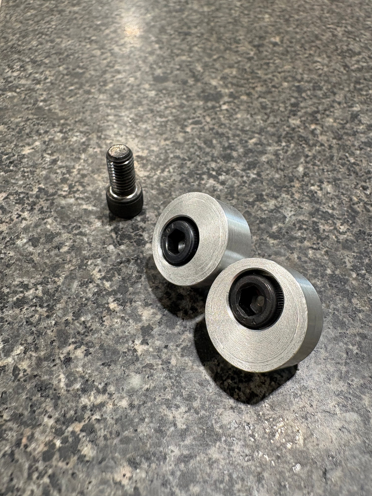 Recoil lug anti-rotation blocks